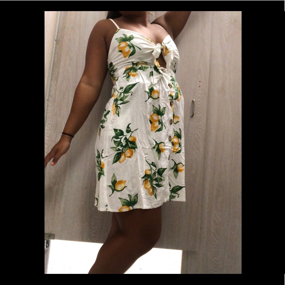 Button lemon dress
